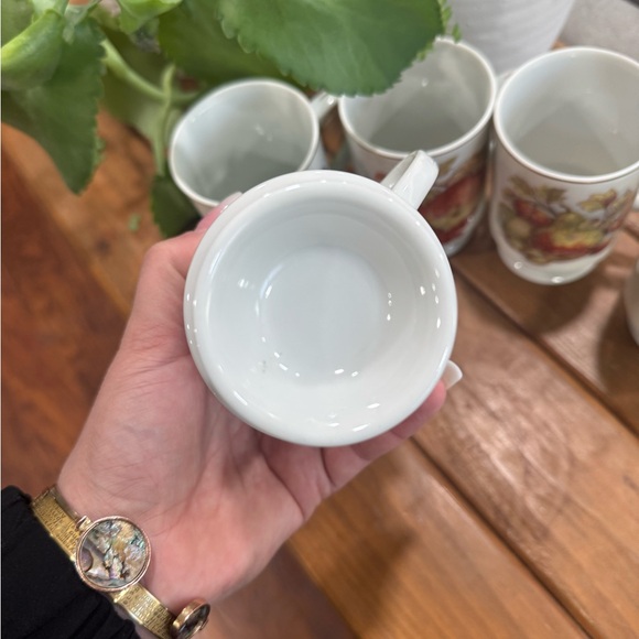 Vintage Japan pedestal‎ mugs fruits Elegant White Ceramic Fruit Design Mugs Set - Picture 3 of 5